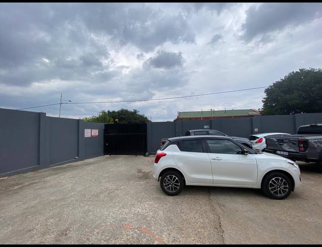 991M² WAREHOUSE TO LET IN MARAISBURG